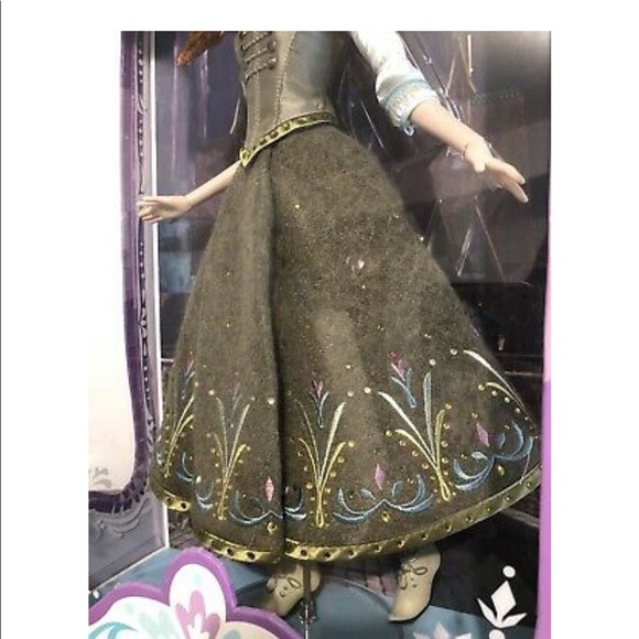 Anna Limited Edition Disney Doll - Picture 3 of 5